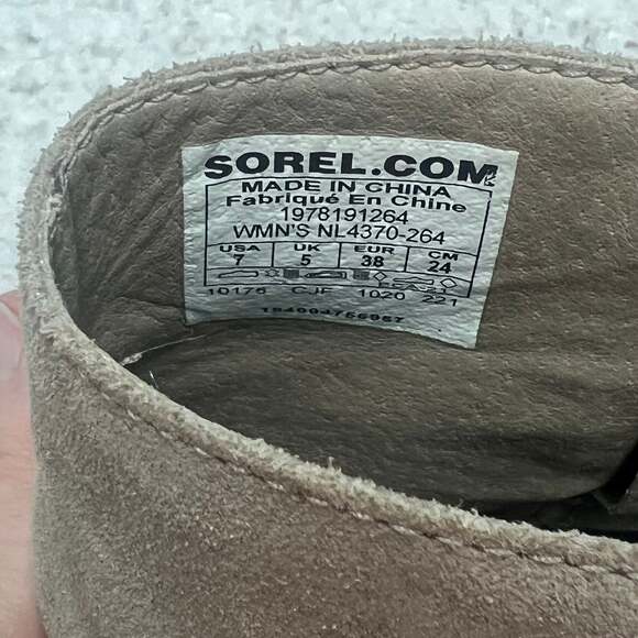 SOREL Joan of Arctic Wedge III Zip Boot in Omega Taupe Size 7 Wedge Heel Boots - Picture 3 of 9